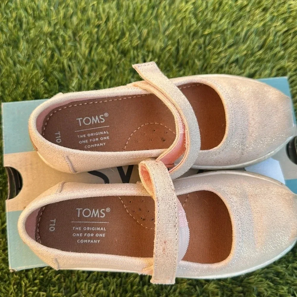 TOMS Mary Jane Shoes Rose Gold Iridescent Droplets Size 10 little girls kids